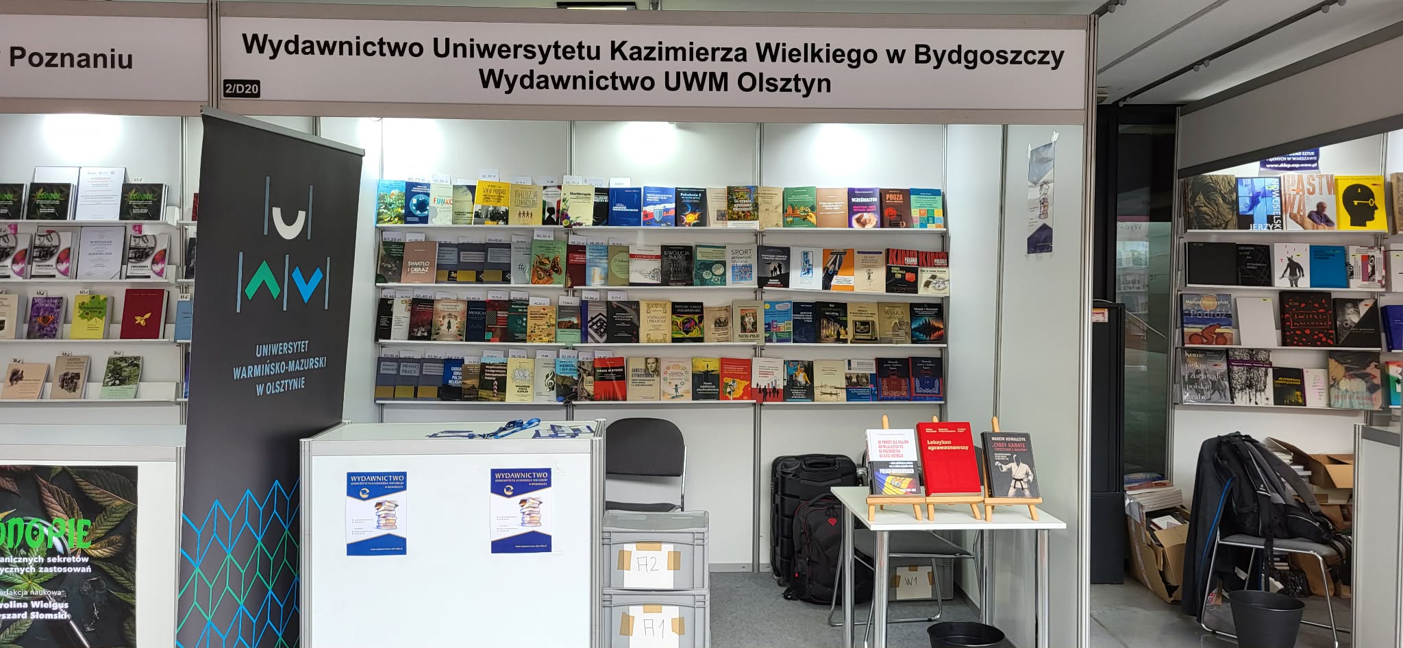 Stoisko Wydawnictwa UKW na Międzynarodowych Targach Książki w Warszawie